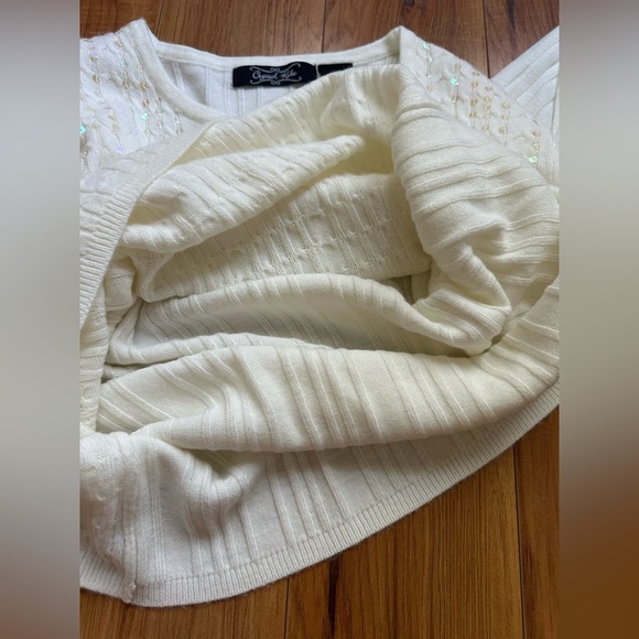 Vintage Large Krystal Kobe White/ Cream Cable Knit Sweater with Sequin Detail - Picture 8 of 11